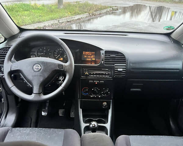 Черный Опель Зафира, объемом двигателя 2.2 л и пробегом 342 тыс. км за 4299 $, фото 19 на Automoto.ua