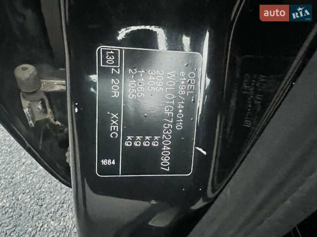 Черный Опель Зафира, объемом двигателя 2.2 л и пробегом 342 тыс. км за 4299 $, фото 27 на Automoto.ua