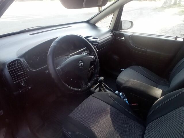 Черный Опель Зафира, объемом двигателя 2 л и пробегом 443 тыс. км за 2700 $, фото 10 на Automoto.ua