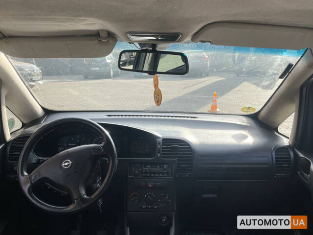 Черный Опель Зафира, объемом двигателя 2.2 л и пробегом 420 тыс. км за 3500 $, фото 10 на Automoto.ua