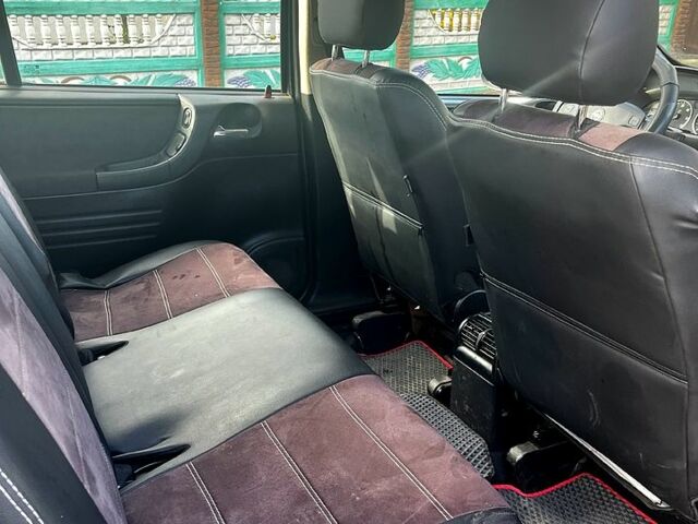 Черный Опель Зафира, объемом двигателя 2 л и пробегом 0 тыс. км за 3200 $, фото 4 на Automoto.ua