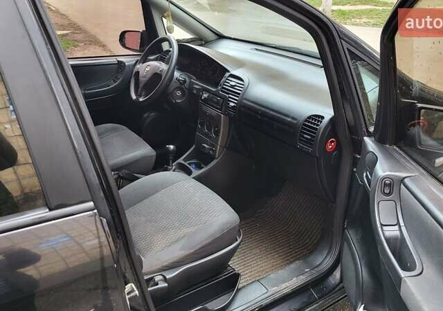 Черный Опель Зафира, объемом двигателя 2 л и пробегом 310 тыс. км за 3500 $, фото 6 на Automoto.ua