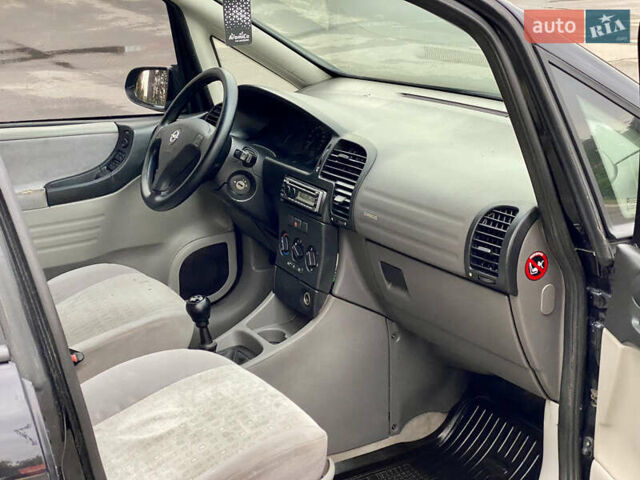 Чорний Опель Зафіра, об'ємом двигуна 2 л та пробігом 250 тис. км за 2999 $, фото 21 на Automoto.ua