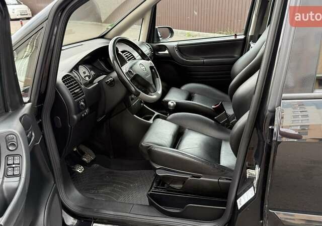 Черный Опель Зафира, объемом двигателя 2 л и пробегом 189 тыс. км за 6199 $, фото 19 на Automoto.ua