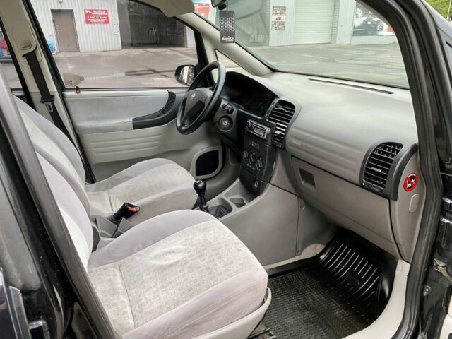 Черный Опель Зафира, объемом двигателя 2 л и пробегом 250 тыс. км за 2999 $, фото 8 на Automoto.ua