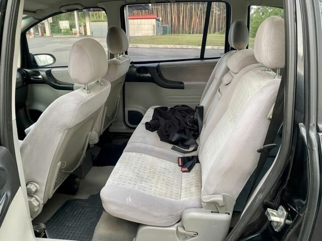 Черный Опель Зафира, объемом двигателя 2 л и пробегом 250 тыс. км за 2999 $, фото 10 на Automoto.ua