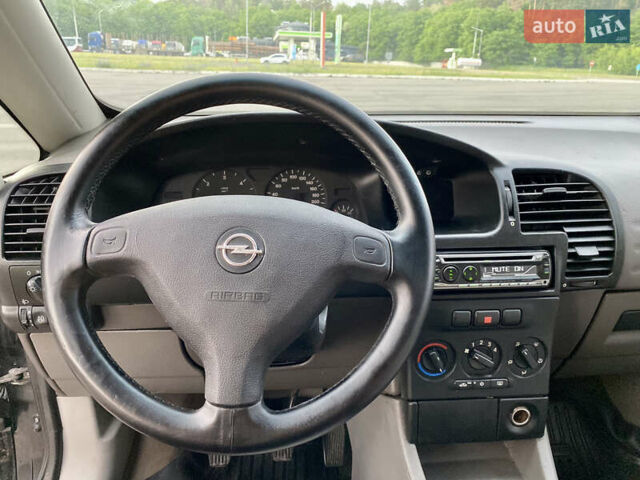 Чорний Опель Зафіра, об'ємом двигуна 2 л та пробігом 250 тис. км за 2999 $, фото 32 на Automoto.ua