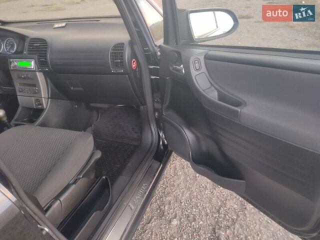 Чорний Опель Зафіра, об'ємом двигуна 1.8 л та пробігом 216 тис. км за 4900 $, фото 12 на Automoto.ua