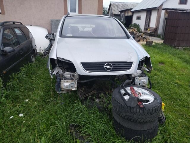 Черный Опель Зафира, объемом двигателя 2.2 л и пробегом 300 тыс. км за 700 $, фото 8 на Automoto.ua