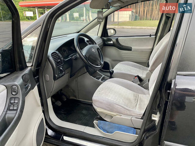 Чорний Опель Зафіра, об'ємом двигуна 2 л та пробігом 250 тис. км за 2999 $, фото 29 на Automoto.ua