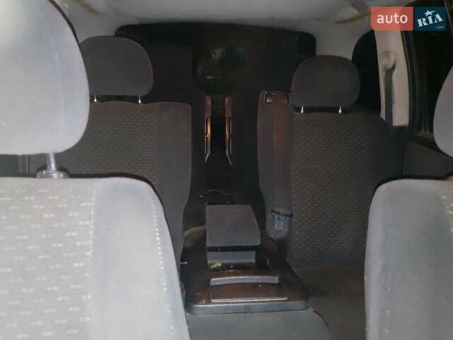 Черный Опель Зафира, объемом двигателя 2 л и пробегом 360 тыс. км за 2550 $, фото 6 на Automoto.ua