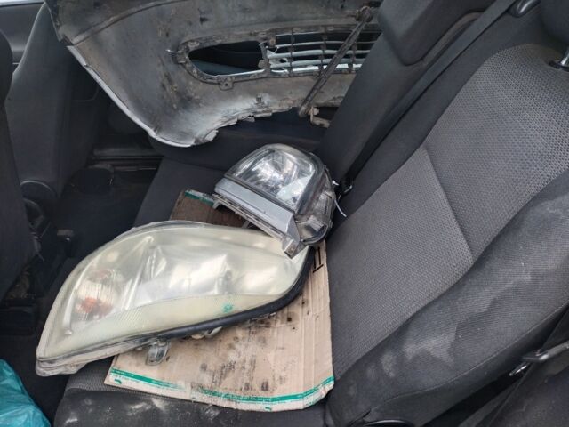 Черный Опель Зафира, объемом двигателя 2.2 л и пробегом 300 тыс. км за 700 $, фото 9 на Automoto.ua