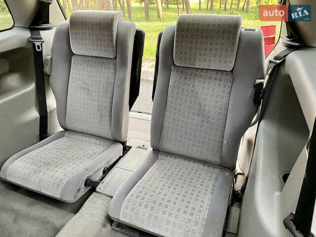 Чорний Опель Зафіра, об'ємом двигуна 2 л та пробігом 250 тис. км за 2999 $, фото 25 на Automoto.ua