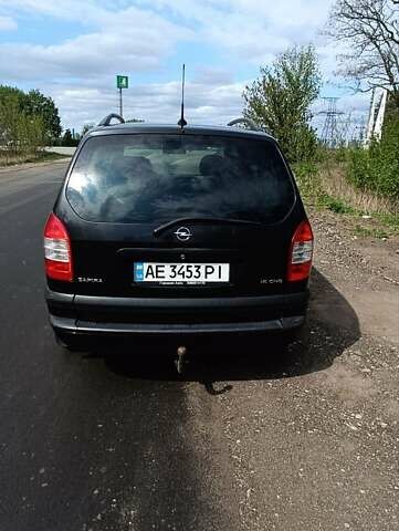 Черный Опель Зафира, объемом двигателя 1.6 л и пробегом 227 тыс. км за 4500 $, фото 7 на Automoto.ua