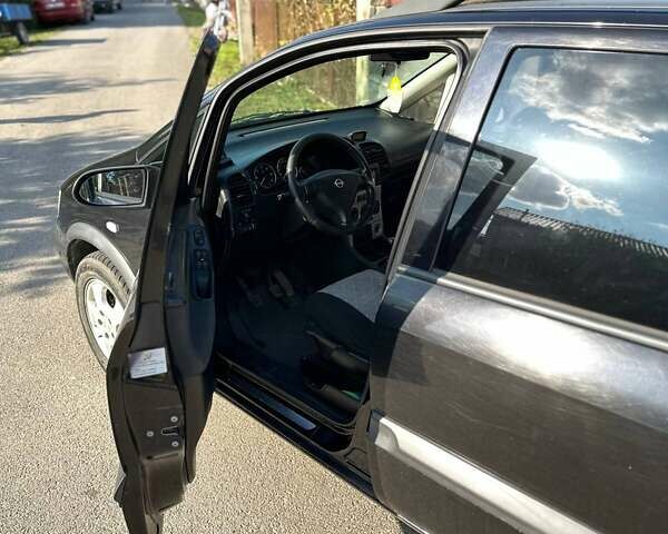Чорний Опель Зафіра, об'ємом двигуна 2.2 л та пробігом 298 тис. км за 3600 $, фото 17 на Automoto.ua
