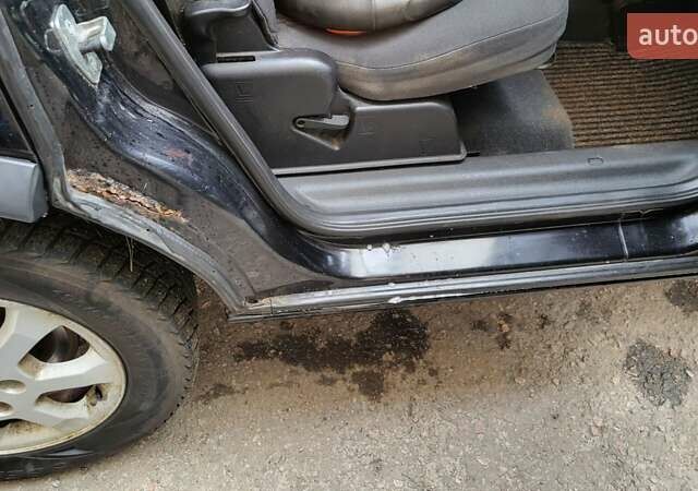 Черный Опель Зафира, объемом двигателя 2 л и пробегом 310 тыс. км за 3500 $, фото 8 на Automoto.ua