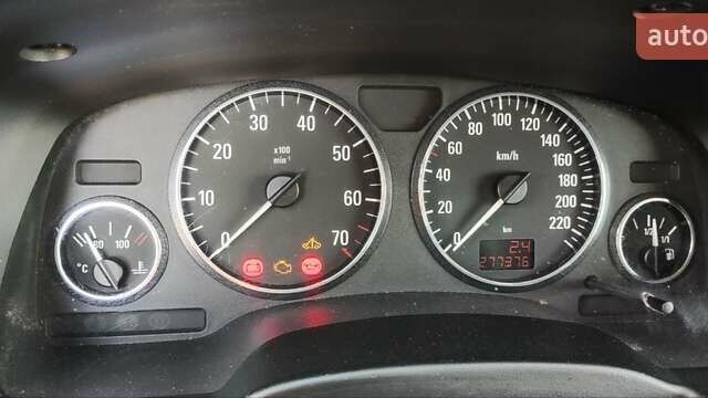 Черный Опель Зафира, объемом двигателя 1.6 л и пробегом 277 тыс. км за 4999 $, фото 14 на Automoto.ua