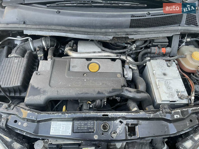 Черный Опель Зафира, объемом двигателя 2 л и пробегом 400 тыс. км за 4000 $, фото 6 на Automoto.ua