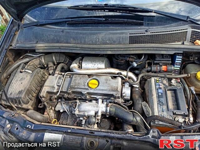 Черный Опель Зафира, объемом двигателя 2 л и пробегом 293 тыс. км за 4000 $, фото 5 на Automoto.ua