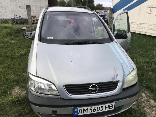 Черный Опель Зафира, объемом двигателя 2.2 л и пробегом 300 тыс. км за 700 $, фото 2 на Automoto.ua