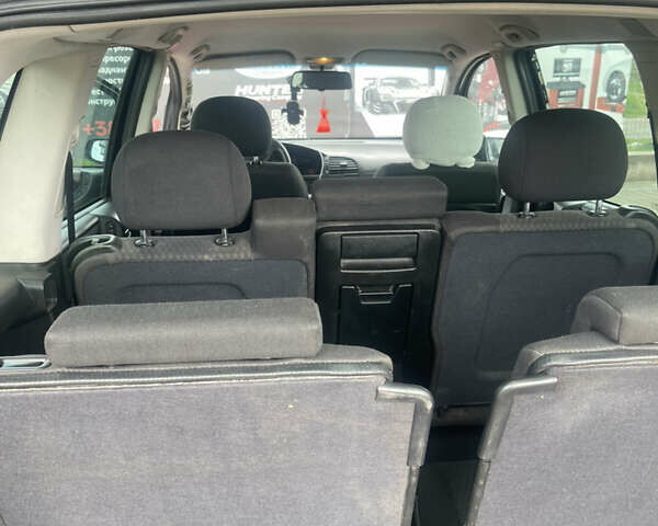 Черный Опель Зафира, объемом двигателя 2 л и пробегом 265 тыс. км за 3800 $, фото 22 на Automoto.ua