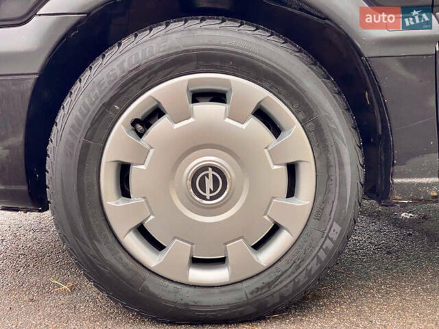 Чорний Опель Зафіра, об'ємом двигуна 2 л та пробігом 250 тис. км за 2999 $, фото 11 на Automoto.ua