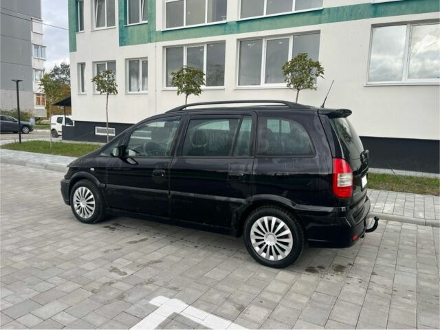 Черный Опель Зафира, объемом двигателя 2.2 л и пробегом 350 тыс. км за 1950 $, фото 1 на Automoto.ua