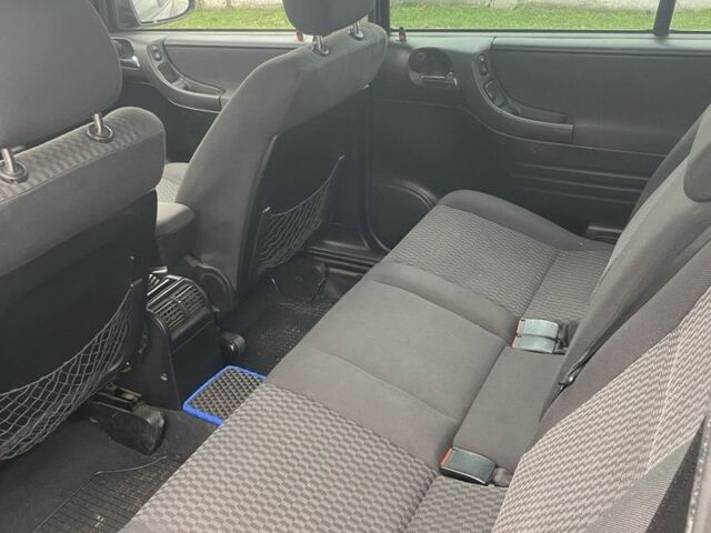 Черный Опель Зафира, объемом двигателя 2 л и пробегом 287 тыс. км за 2450 $, фото 8 на Automoto.ua