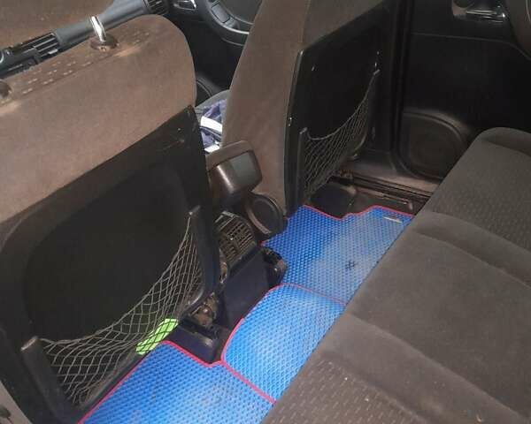 Черный Опель Зафира, объемом двигателя 2 л и пробегом 300 тыс. км за 4100 $, фото 7 на Automoto.ua