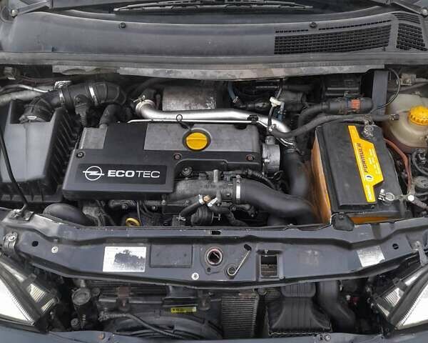 Черный Опель Зафира, объемом двигателя 2 л и пробегом 300 тыс. км за 4100 $, фото 11 на Automoto.ua