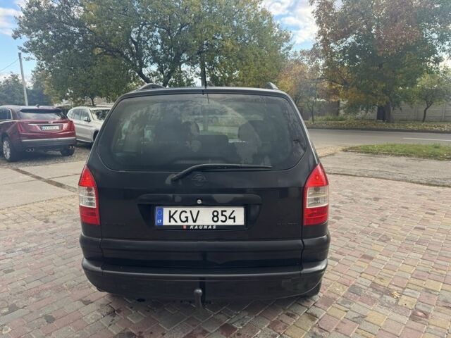 Черный Опель Зафира, объемом двигателя 2 л и пробегом 275 тыс. км за 2200 $, фото 7 на Automoto.ua