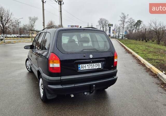 Черный Опель Зафира, объемом двигателя 1.8 л и пробегом 208 тыс. км за 4350 $, фото 6 на Automoto.ua