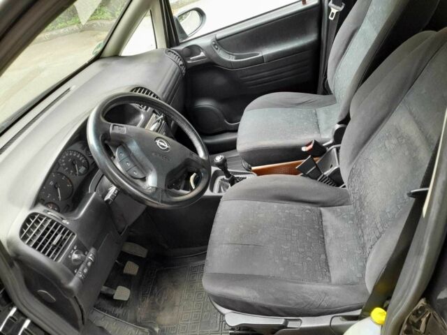 Черный Опель Зафира, объемом двигателя 0 л и пробегом 263 тыс. км за 3561 $, фото 1 на Automoto.ua