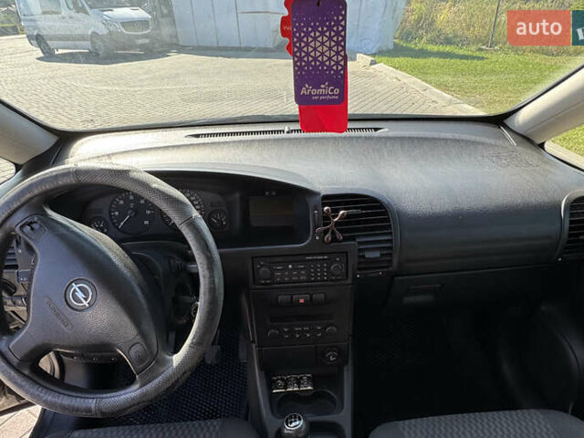 Черный Опель Зафира, объемом двигателя 2 л и пробегом 264 тыс. км за 4200 $, фото 4 на Automoto.ua