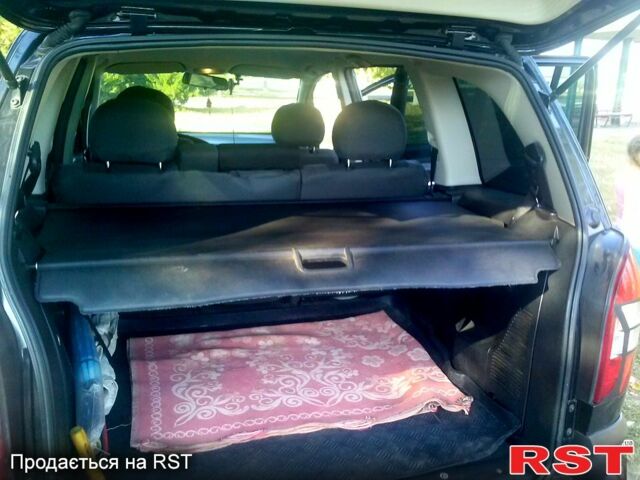 Черный Опель Зафира, объемом двигателя 1.8 л и пробегом 189 тыс. км за 4700 $, фото 5 на Automoto.ua