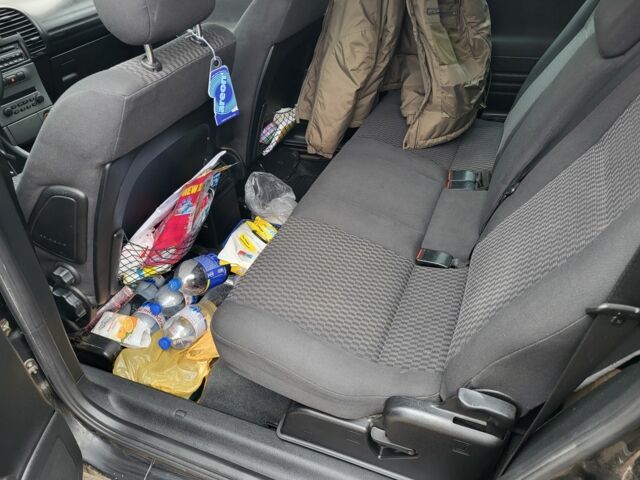 Чорний Опель Зафіра, об'ємом двигуна 2 л та пробігом 281 тис. км за 2500 $, фото 14 на Automoto.ua