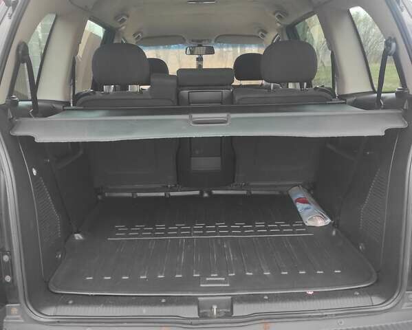 Черный Опель Зафира, объемом двигателя 1.6 л и пробегом 289 тыс. км за 4500 $, фото 7 на Automoto.ua