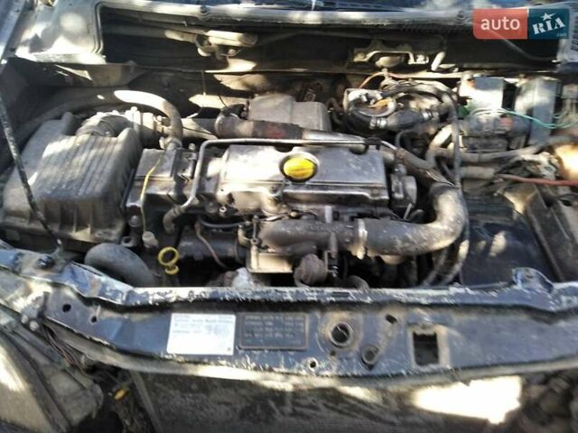 Чорний Опель Зафіра, об'ємом двигуна 2.2 л та пробігом 330 тис. км за 900 $, фото 1 на Automoto.ua