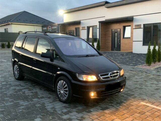 Черный Опель Зафира, объемом двигателя 2.2 л и пробегом 350 тыс. км за 2150 $, фото 1 на Automoto.ua