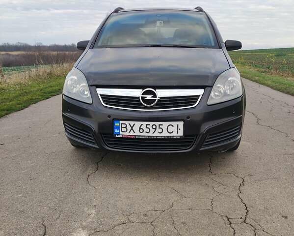 Черный Опель Зафира, объемом двигателя 1.91 л и пробегом 375 тыс. км за 5200 $, фото 5 на Automoto.ua