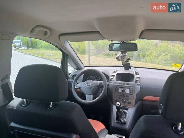 Чорний Опель Зафіра, об'ємом двигуна 1.8 л та пробігом 225 тис. км за 6100 $, фото 18 на Automoto.ua