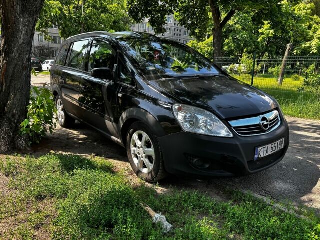 Черный Опель Зафира, объемом двигателя 1.9 л и пробегом 223 тыс. км за 2700 $, фото 1 на Automoto.ua