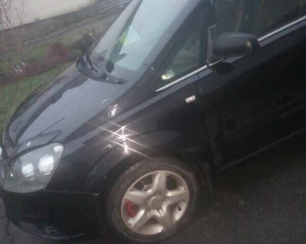 Черный Опель Зафира, объемом двигателя 1.9 л и пробегом 216 тыс. км за 7300 $, фото 7 на Automoto.ua