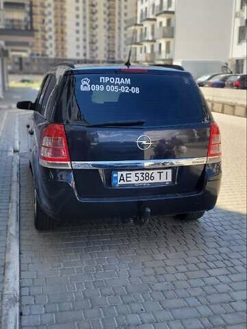 Черный Опель Зафира, объемом двигателя 2.2 л и пробегом 255 тыс. км за 5400 $, фото 3 на Automoto.ua