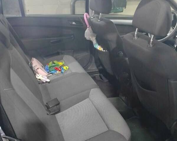 Опель Зафира 2005 в Вольногорске на Automoto.ua Черный Опель Зафира, объемом двигателя 2.2 л и пробегом 250 тыс. км за 5000 $, фото 7 на Automoto.ua