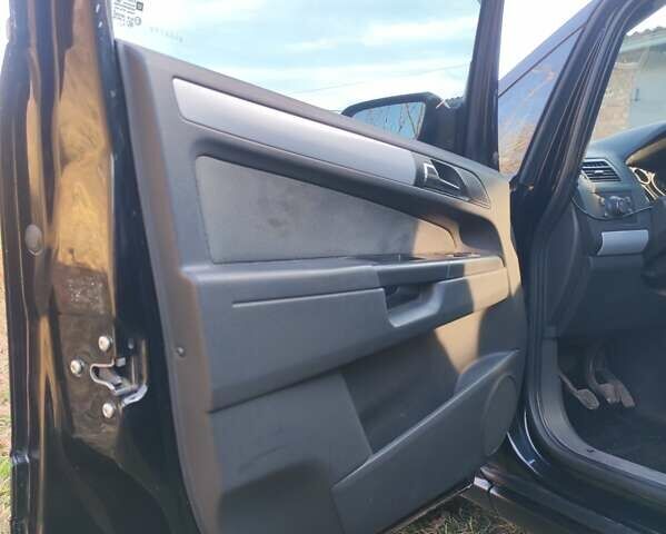 Черный Опель Зафира, объемом двигателя 1.91 л и пробегом 375 тыс. км за 5200 $, фото 13 на Automoto.ua