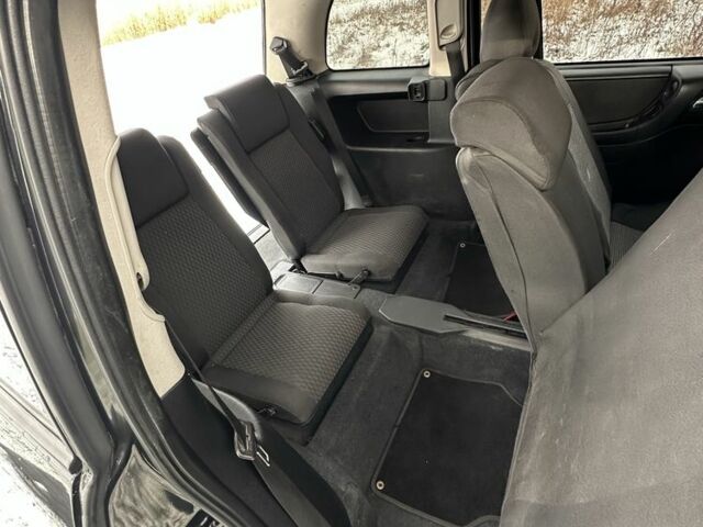 Черный Опель Зафира, объемом двигателя 1.8 л и пробегом 217 тыс. км за 5200 $, фото 13 на Automoto.ua