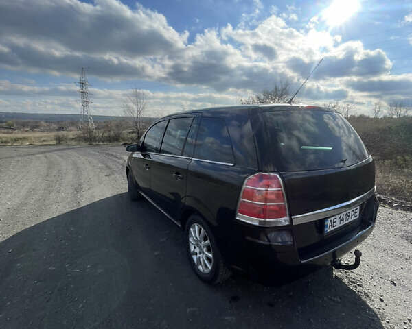 Черный Опель Зафира, объемом двигателя 2.2 л и пробегом 225 тыс. км за 5500 $, фото 5 на Automoto.ua