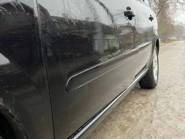 Черный Опель Зафира, объемом двигателя 1.9 л и пробегом 350 тыс. км за 2299 $, фото 6 на Automoto.ua