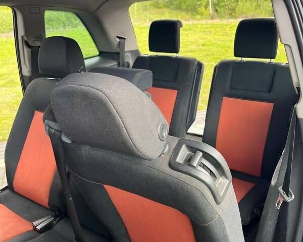 Чорний Опель Зафіра, об'ємом двигуна 1.8 л та пробігом 225 тис. км за 6100 $, фото 13 на Automoto.ua